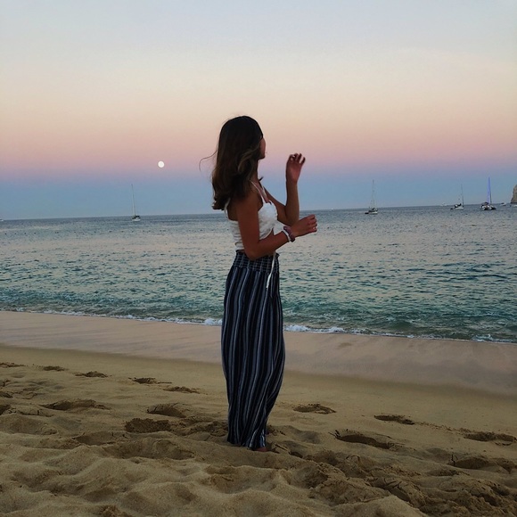 Meet your Posher, Jazmin - Picture 1 of 1